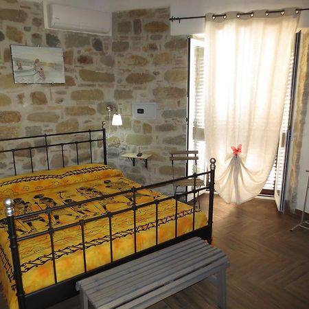 Aurora Bed And Breakfast ซานโต สเตฟาโน ดี กามาสตรา ห้อง รูปภาพ